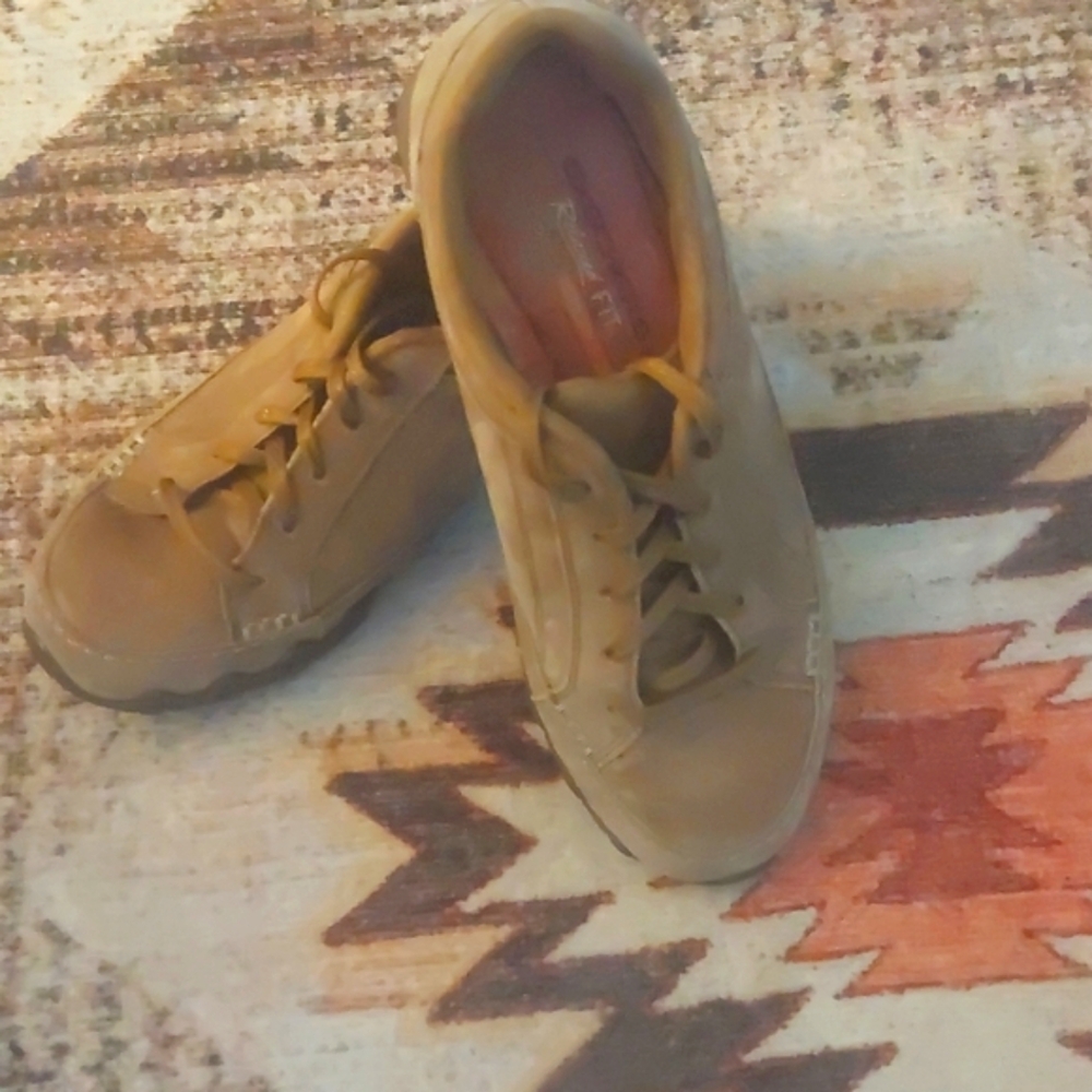 Sketchers Leather🌼 Upper Balance Relaxed Fit  Air Cooled Memory Foam Sz 8 NWOT